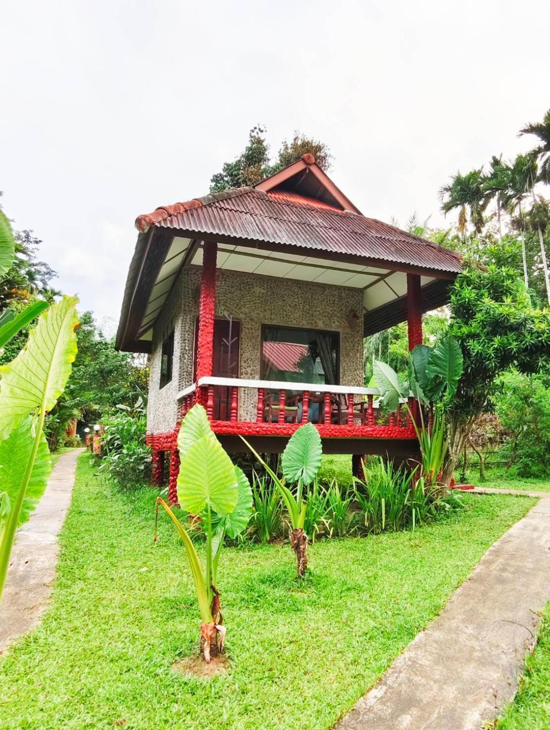 Khao Sok River & Jungle Hotel 3*